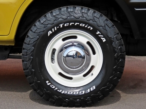 ランクルプラド後期モデル　本革シート　丸目フェイス　ＴＯＹＯＴＡロゴグリル