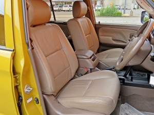 ランクルプラド後期モデル　本革シート　丸目フェイス　ＴＯＹＯＴＡロゴグリル