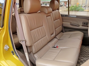 ランクルプラド後期モデル　本革シート　丸目フェイス　ＴＯＹＯＴＡロゴグリル