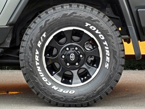 ＦＪクルーザーレアカラー　シルバーＭ　フロントアップ