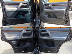 ランクル２００１ＵＲ４６００ｃｃエンジン　ブラック　改良後前期モデル