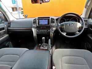 ランクル２００１ＵＲ４６００ｃｃエンジン　ブラック　改良後前期モデル