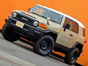 ＦＪクルーザーベージュ　４ｘ４ＡＲＢ　リフトアップ