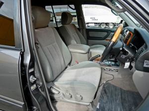 ランクル１００グレー　リフトアップ　ＴＯＹＯＴＡロゴグリル