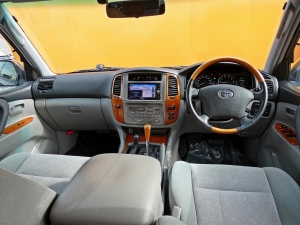 ランクル１００グレー　リフトアップ　ＴＯＹＯＴＡロゴグリル