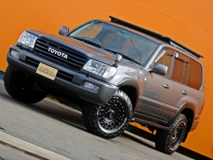 ランクル１００グレー　リフトアップ　ＴＯＹＯＴＡロゴグリル