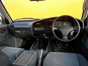 ランクル８０４ｘ４ＡＲＢ　ディーゼル　マニュアル　リフトアップ