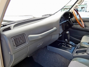 ランクル８０キャンプ　アウトドア　レジャー　４ＷＤ　ＳＵＶ