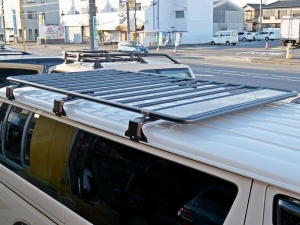 ハイエースバンTRDフロントスポイラー　車中泊　ベッドキット