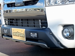 ハイエースバンTRDフロントスポイラー　車中泊　ベッドキット