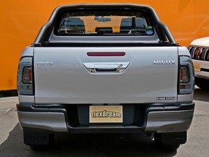 ハイラックスタコマックス　ＴＲＤロールバー　シルバー