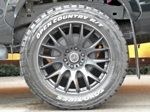 ハイラックスＧＲーＳｐｏｒｔｓ　ＡＲＢ　タンドラフェイス
