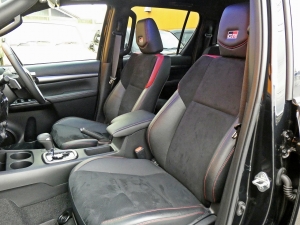 ハイラックスＧＲーＳｐｏｒｔｓ　ＡＲＢ　タンドラフェイス