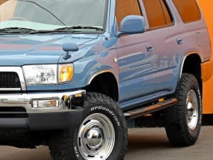 ハイラックスサーフクラシックカスタム　１８５サーフ　ＴＯＹＯＴＡロゴグリル