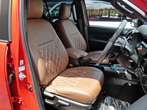 ハイラックスキャンプ　アウトドア　レジャー　４ＷＤ　ＳＵＶ