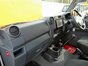 ランクル７０４ｘ４ＡＲＢ　キャンプ　アウトドア