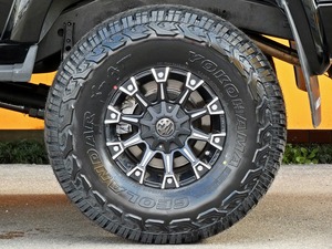 ランクル８０後期モデル　リフトアップ　アウトドア　キャンプ