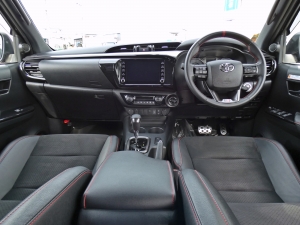 ハイラックス新車アウトレットキャンプ　アウトドア　レジャー　４ＷＤ　ＳＵＶ