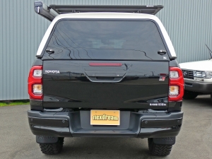 ハイラックス新車アウトレットキャンプ　アウトドア　レジャー　４ＷＤ　ＳＵＶ