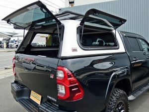 ハイラックス新車アウトレットキャンプ　アウトドア　レジャー　４ＷＤ　ＳＵＶ