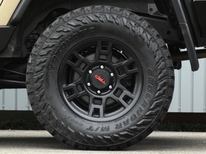 ＦＪクルーザー新車アウトレットリフトアップ　ベージュ　アウトドア　キャンプ