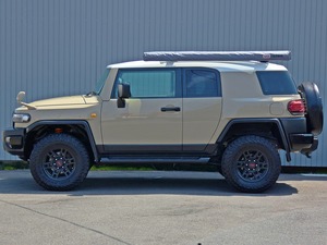 ＦＪクルーザー新車アウトレットリフトアップ　ベージュ　アウトドア　キャンプ