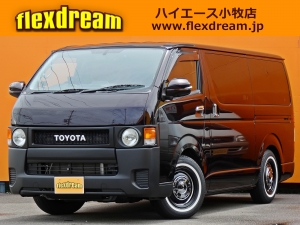 ハイエースバン丸目クラシックカスタム　FD-classic　ベッド付き