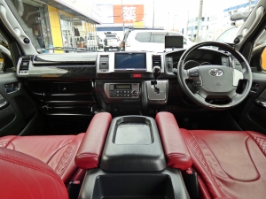 ハイエースバン丸目クラシックカスタム　FD-classic　ベッド付き