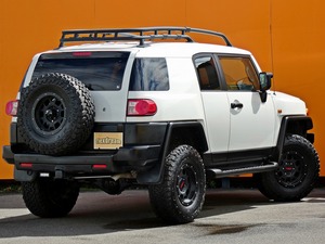 ＦＪクルーザーUS仕様カスタム　リフトアップ　アイスバーグホワイト