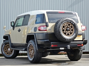 ＦＪクルーザーリフトアップ　ベージュ　アウトドア　キャンプ