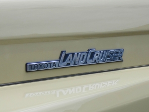 ランクル７０アウトドア　キャンプ　車中泊　バンライフ　１BOX　ベッド　キャンピングカー