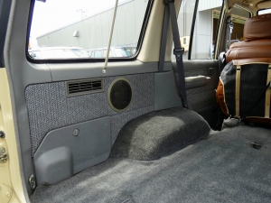 ランクル７０アウトドア　キャンプ　車中泊　バンライフ　１BOX　ベッド　キャンピングカー