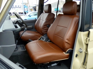 ランクル７０アウトドア　キャンプ　車中泊　バンライフ　１BOX　ベッド　キャンピングカー