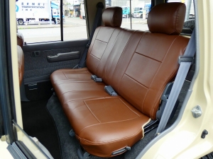 ランクル７０アウトドア　キャンプ　車中泊　バンライフ　１BOX　ベッド　キャンピングカー