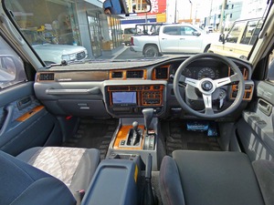 ランクル８０観音開きバックドア　後期モデル　リフトアップ