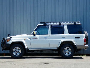 ランクル７０キャンプ　アウトドア　レジャー　４ＷＤ　ＳＵＶ