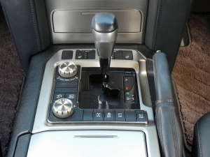 ランクル２００キャンプ　アウトドア　レジャー　４ＷＤ　ＳＵＶ