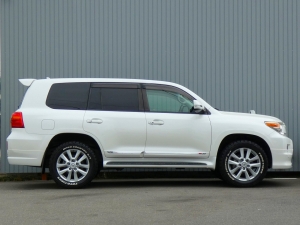 ランクル２００キャンプ　アウトドア　レジャー　４ＷＤ　ＳＵＶ
