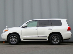 ランクル２００キャンプ　アウトドア　レジャー　４ＷＤ　ＳＵＶ