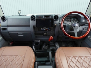 ランクル７０キャンプ　アウトドア　レジャー　４ＷＤ　ＳＵＶ