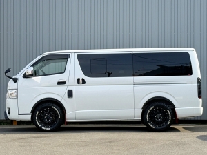 ハイエースバンアウトドア　キャンプ　車中泊　バンライフ　１BOX　ベッド　キャンピングカー