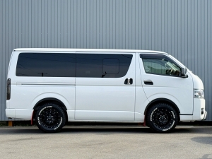 ハイエースバンアウトドア　キャンプ　車中泊　バンライフ　１BOX　ベッド　キャンピングカー