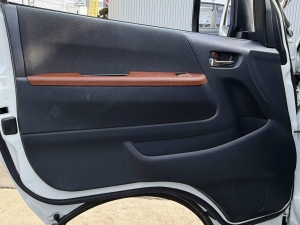 ハイエースバンアウトドア　キャンプ　車中泊　バンライフ　１BOX　ベッド　キャンピングカー