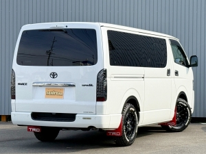 ハイエースバンアウトドア　キャンプ　車中泊　バンライフ　１BOX　ベッド　キャンピングカー