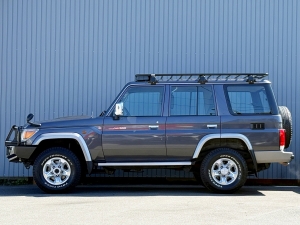 ランクル７０キャンプ　アウトドア　レジャー　４ＷＤ　ＳＵＶ