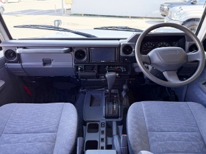 ランクル７０キャンプ　アウトドア　レジャー　４ＷＤ　ＳＵＶ