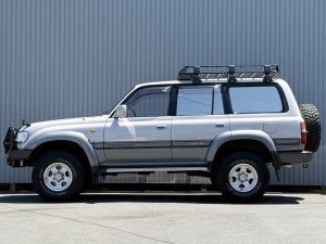 ランクル８０キャンプ　アウトドア　レジャー　４ＷＤ　ＳＵＶ