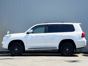 ランクル２００キャンプ　アウトドア　レジャー　４ＷＤ　ＳＵＶ