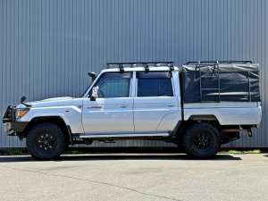 ランクル７０キャンプ　アウトドア　レジャー　４ＷＤ　ＳＵＶ