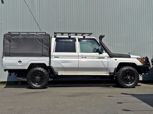 ランクル７０キャンプ　アウトドア　レジャー　４ＷＤ　ＳＵＶ